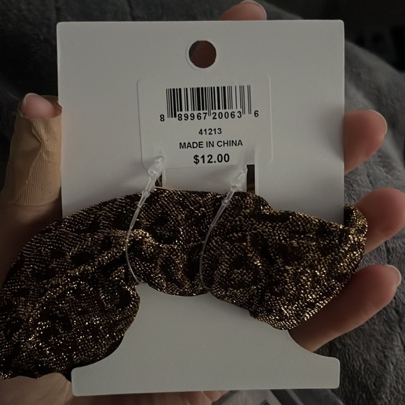 BAUBLEBAR hair scrunchie and barrette - Picture 3 of 4